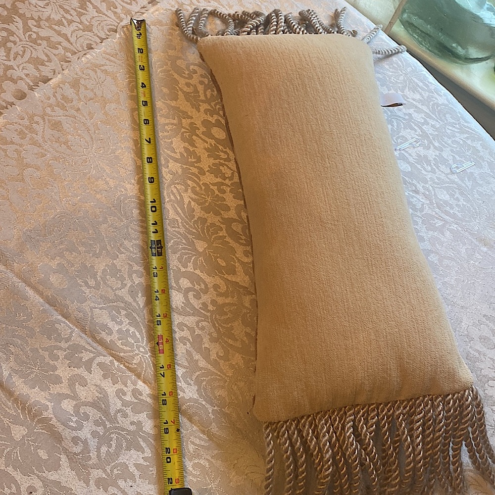 Vintage accent pillow - Picture 6 of 7